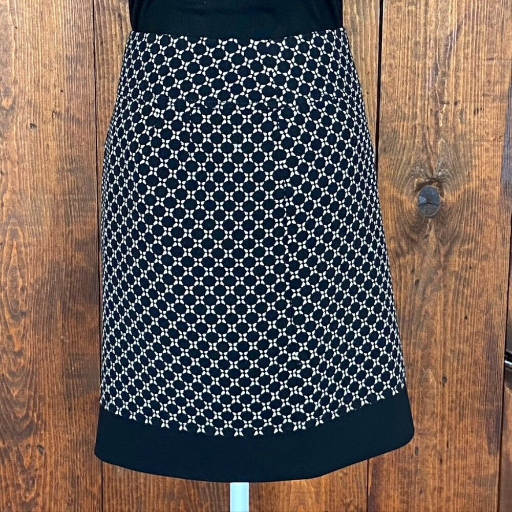 Ann Taylor Black and White Pencil skirt Sz 0
